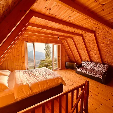 Qafe-murrize, 山林小屋 *