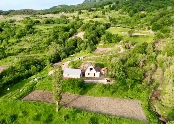 Jaktstuga Qafe-murrize, Tirana